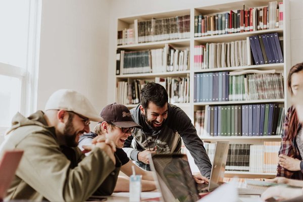 Quels sont les avantages et les inconvénients de la colocation ?